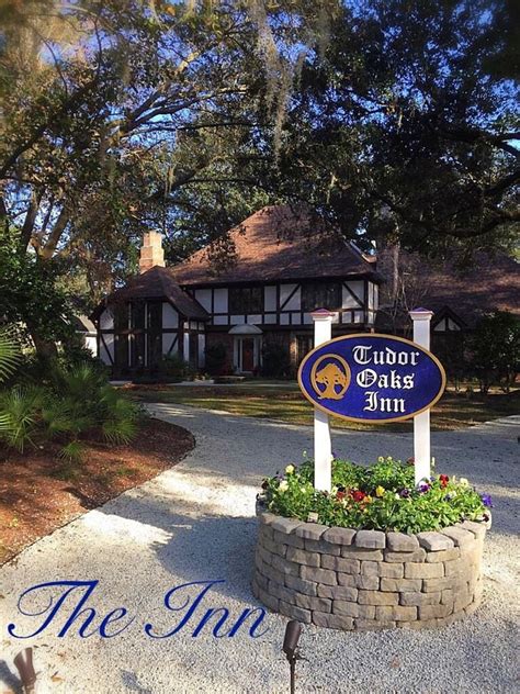 tudor oaks inn